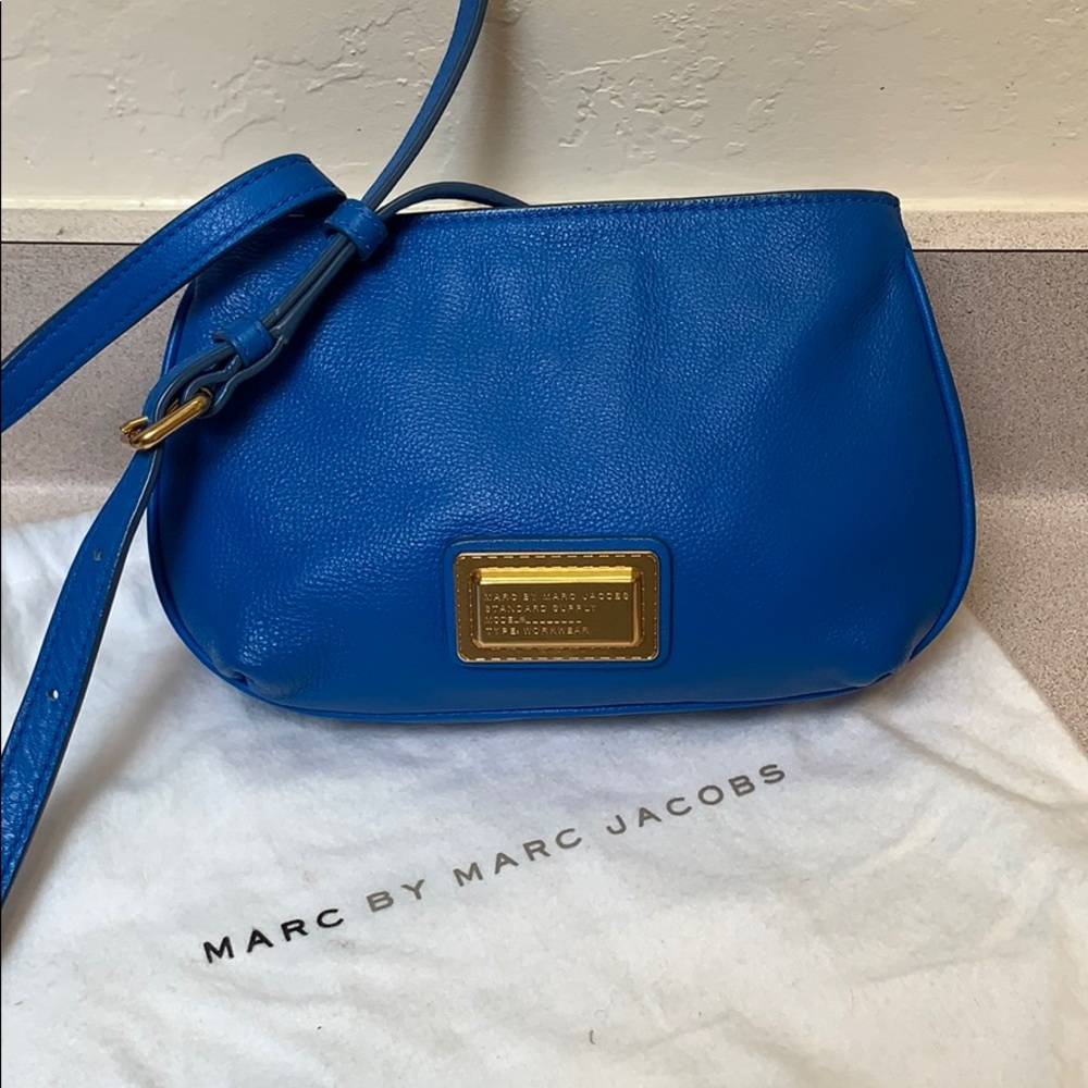 Marc Jacobs crossbody, vibrant blue!
